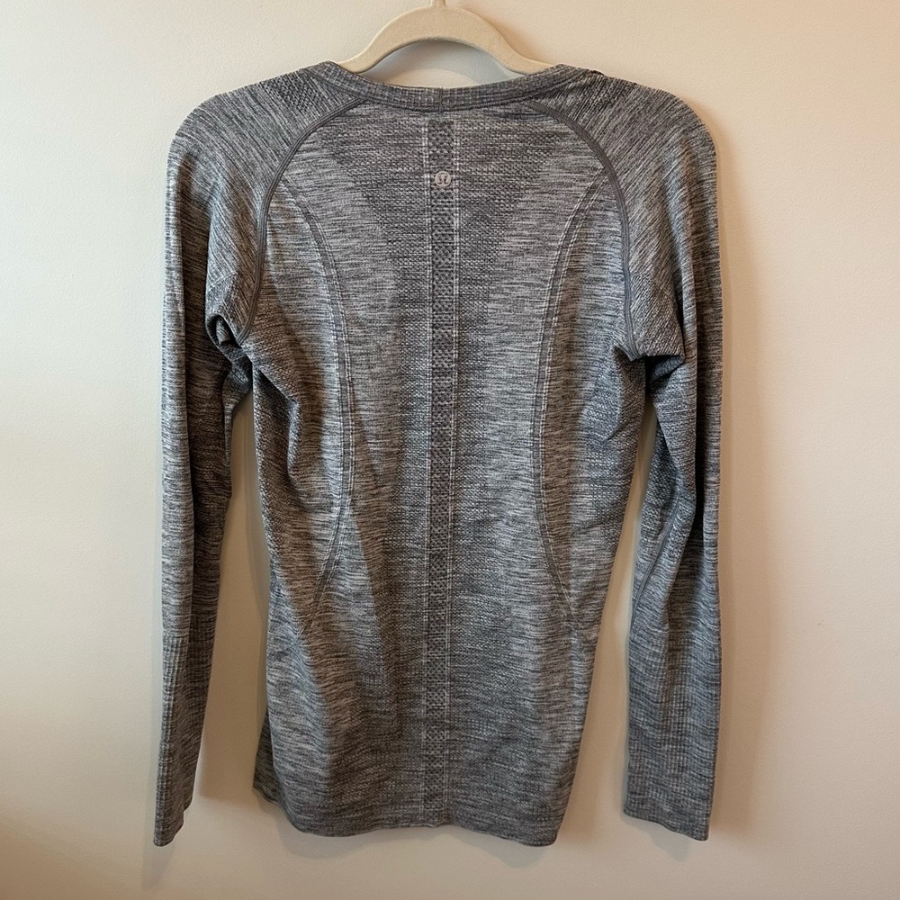 Lululemon Swiftly Tech Long Sleeve Crew: slate & white